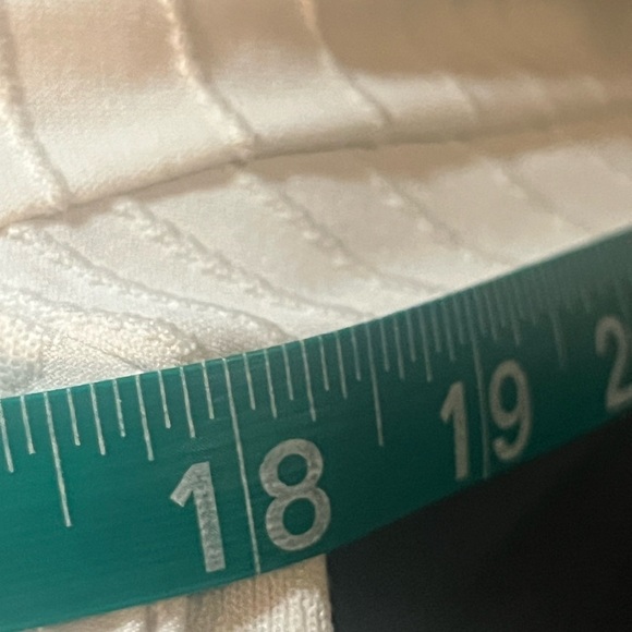 Nike Dri Fit Sphere Element Pullover Hoodie Cream Women's M [CU3381-133} - Picture 12 of 12